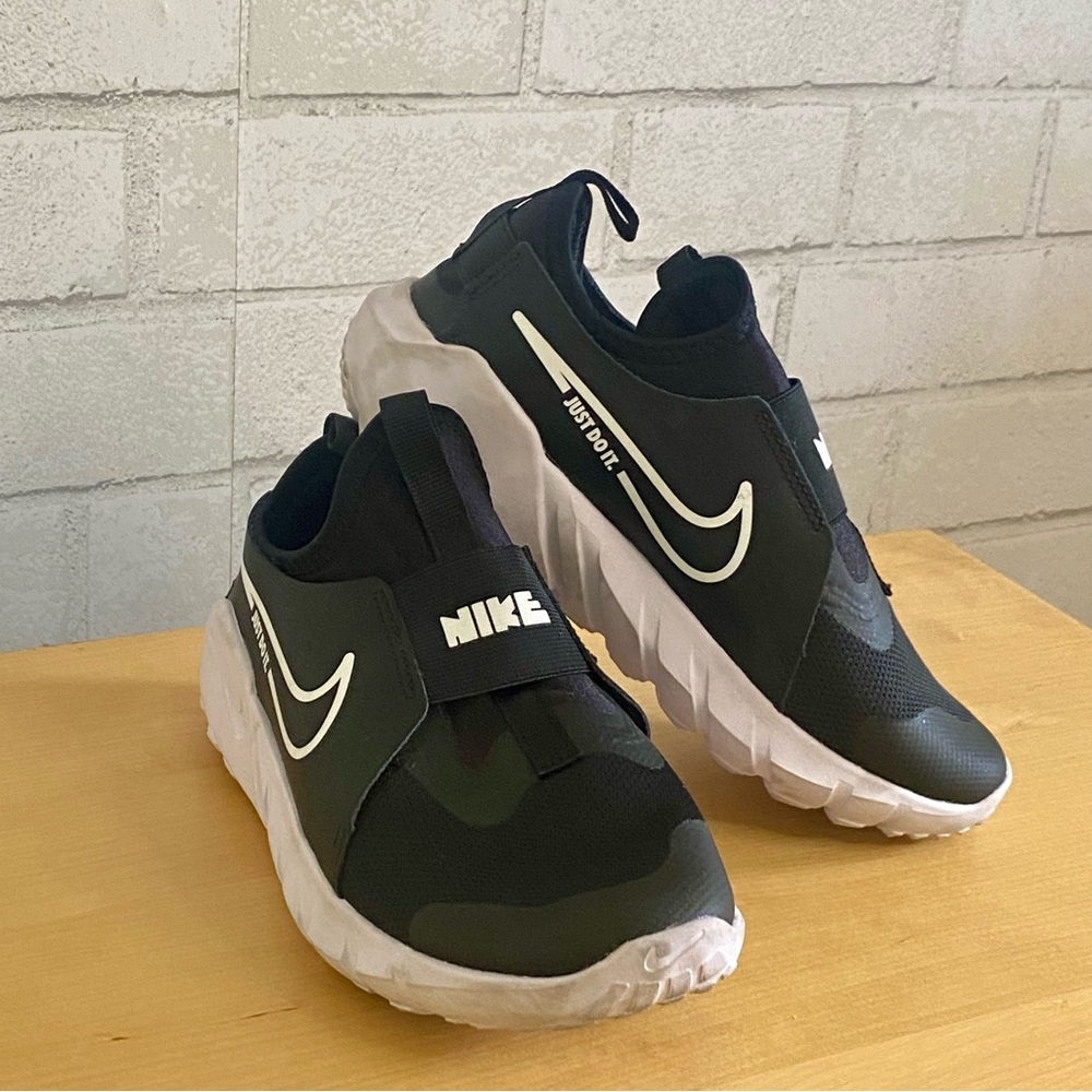 Nike Kids' Grade School Flex Runner 3.5 Running Shoes